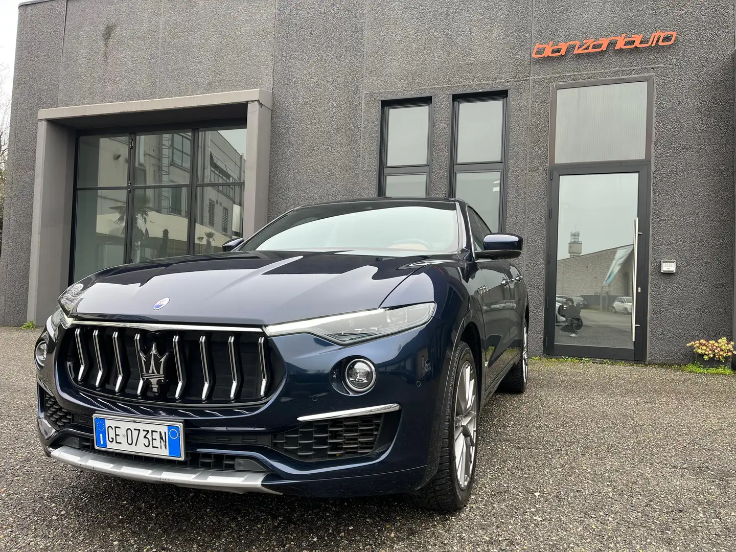 Maserati Levante 3.0 V6 Granlusso 275cv auto my20 Blu/Azzurro - 2
