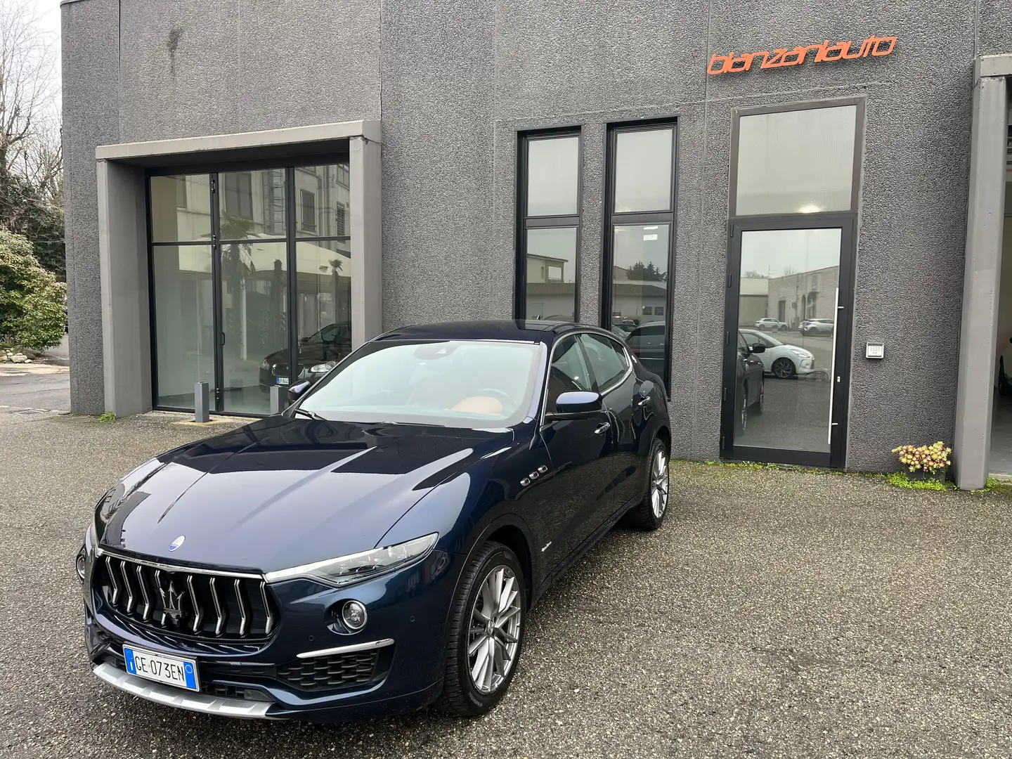 Maserati Levante 3.0 V6 Granlusso 275cv auto my20 Blu/Azzurro - 1