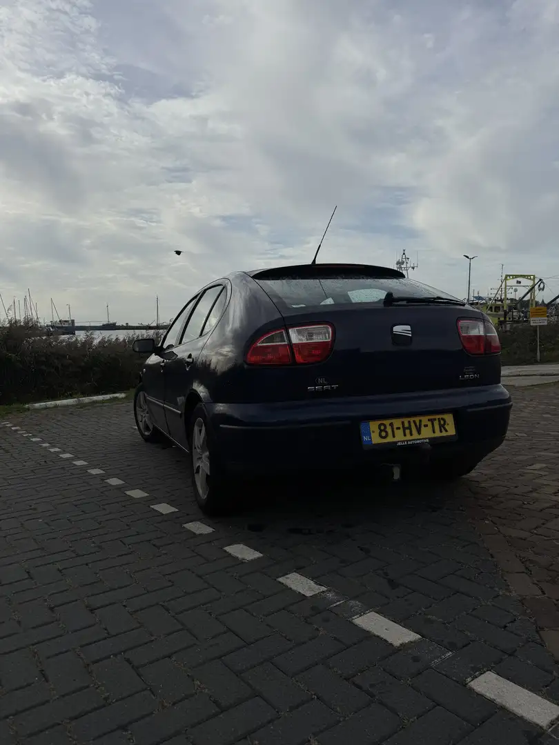 SEAT Leon 1.6-16V Signo Blue - 2