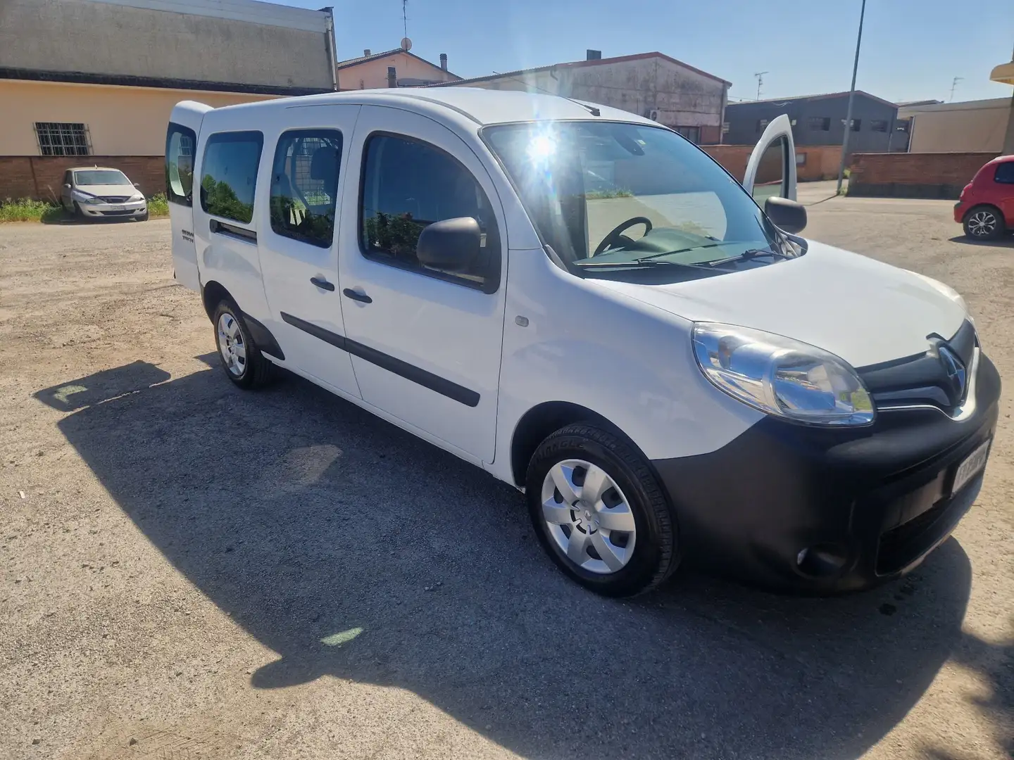Renault Kangoo E-TECH - 1