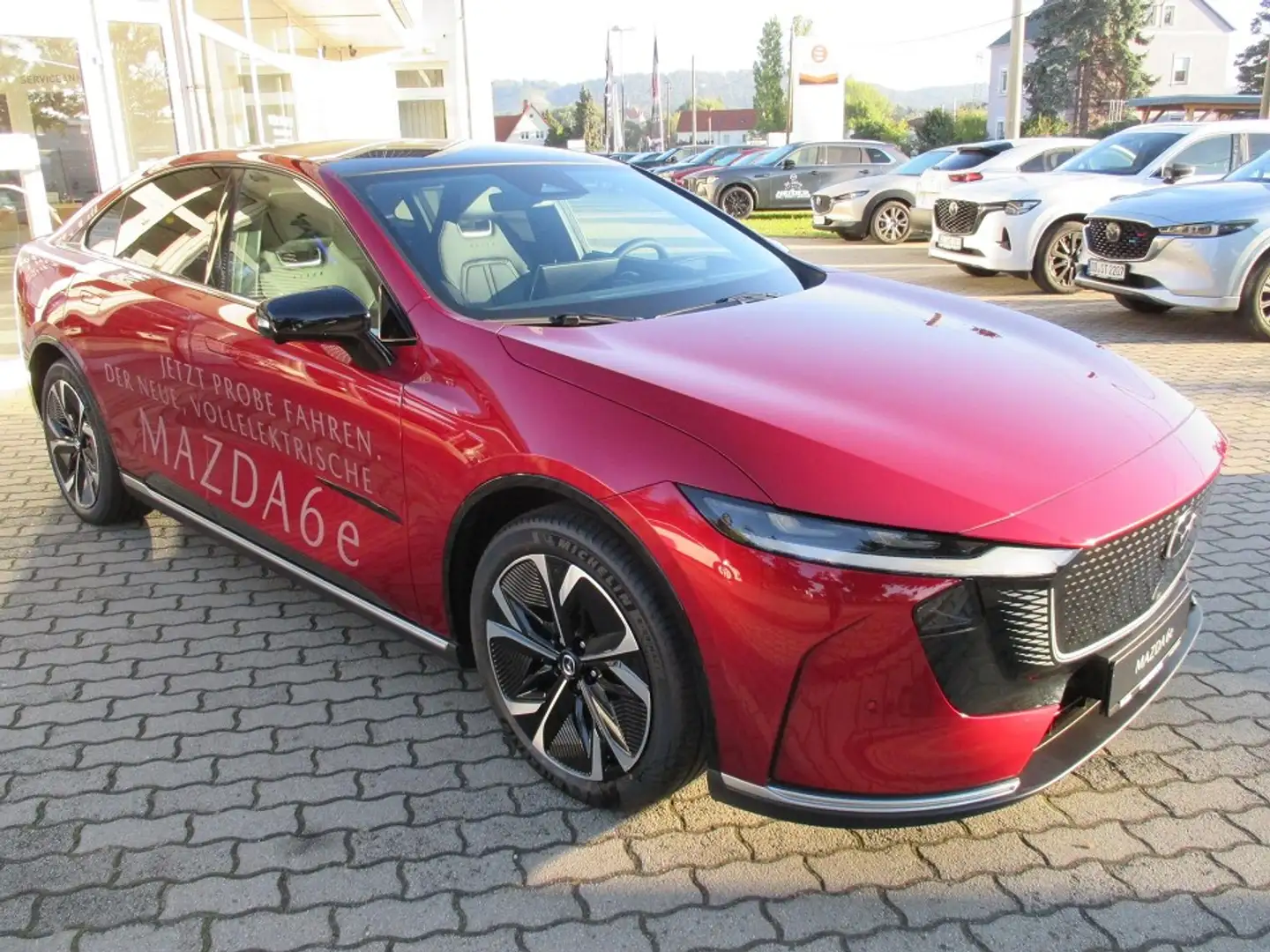 Mazda 6e 5HB EV 258 1AT RWD Takumi Красный - 1
