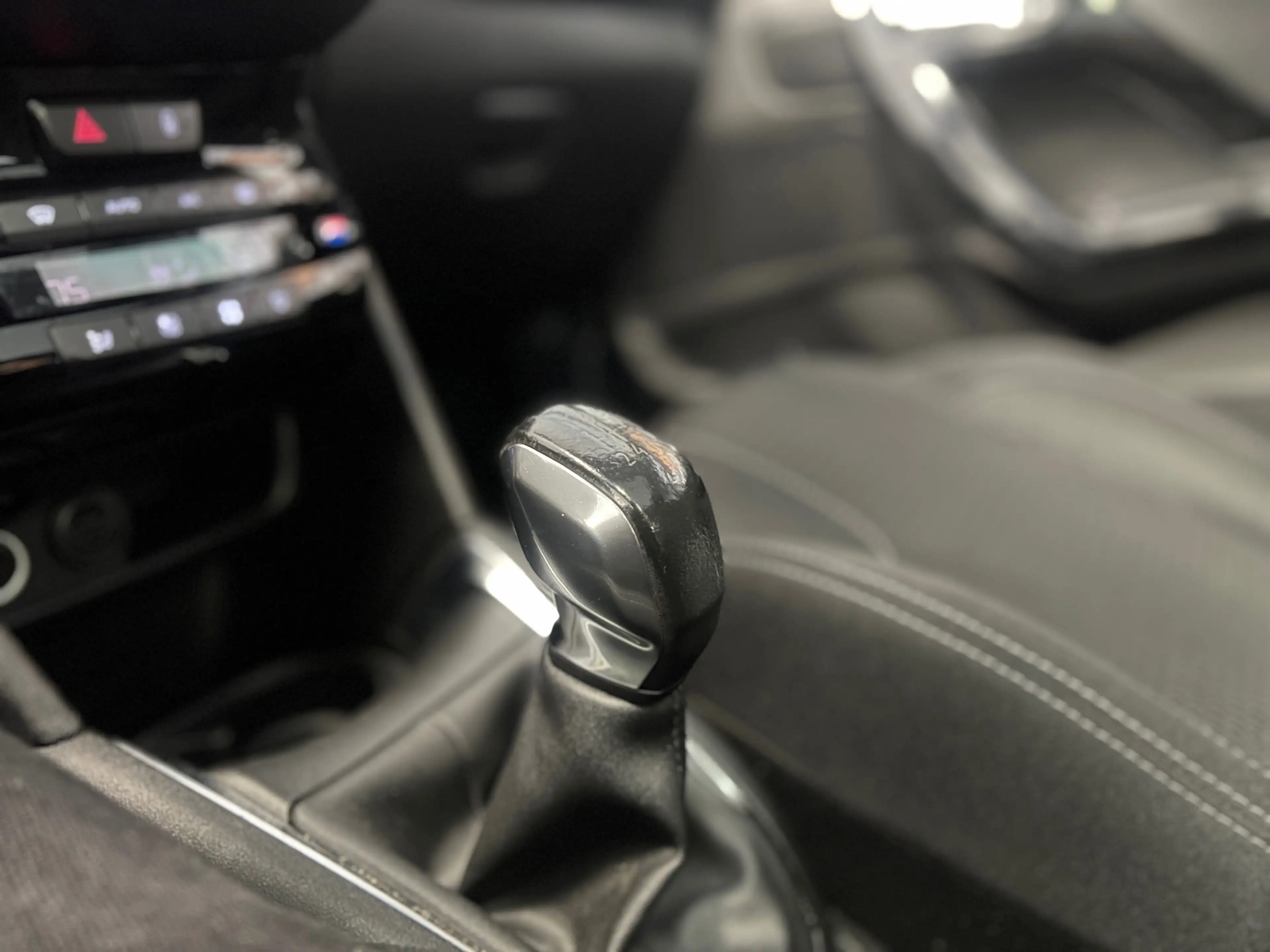 Peugeot 208 1.2 PureTech Allure | Nieuwe APK | Camera | pano — photo 15