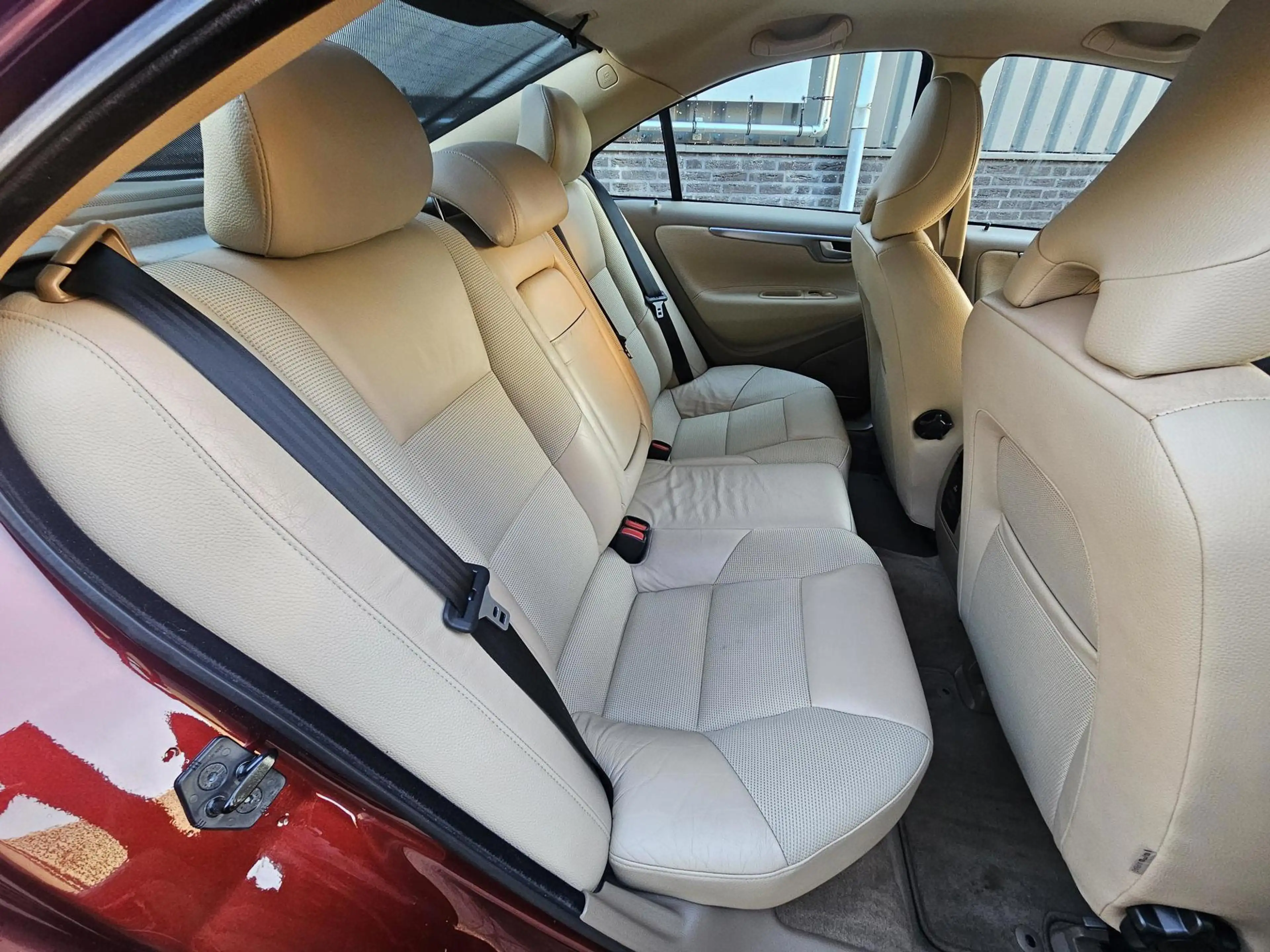 Volvo S60 2.4 Momentum — photo 11