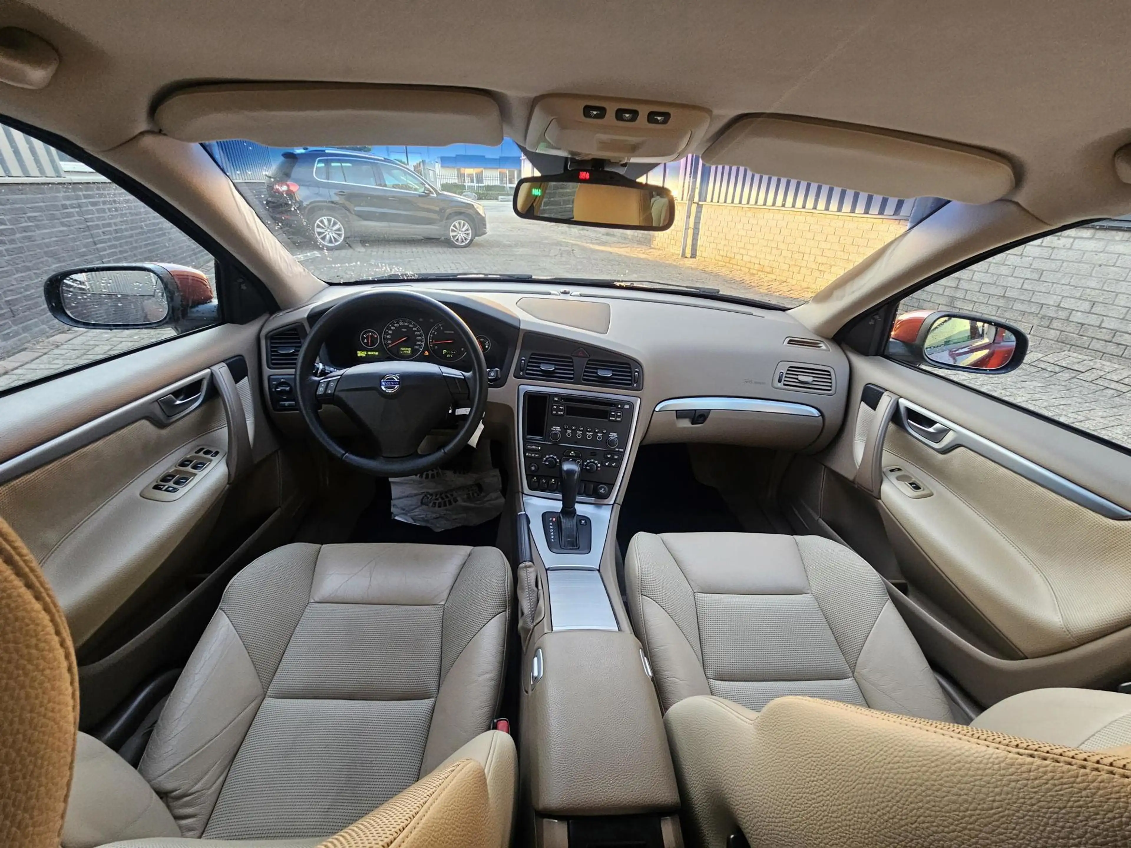 Volvo S60 2.4 Momentum — photo 13