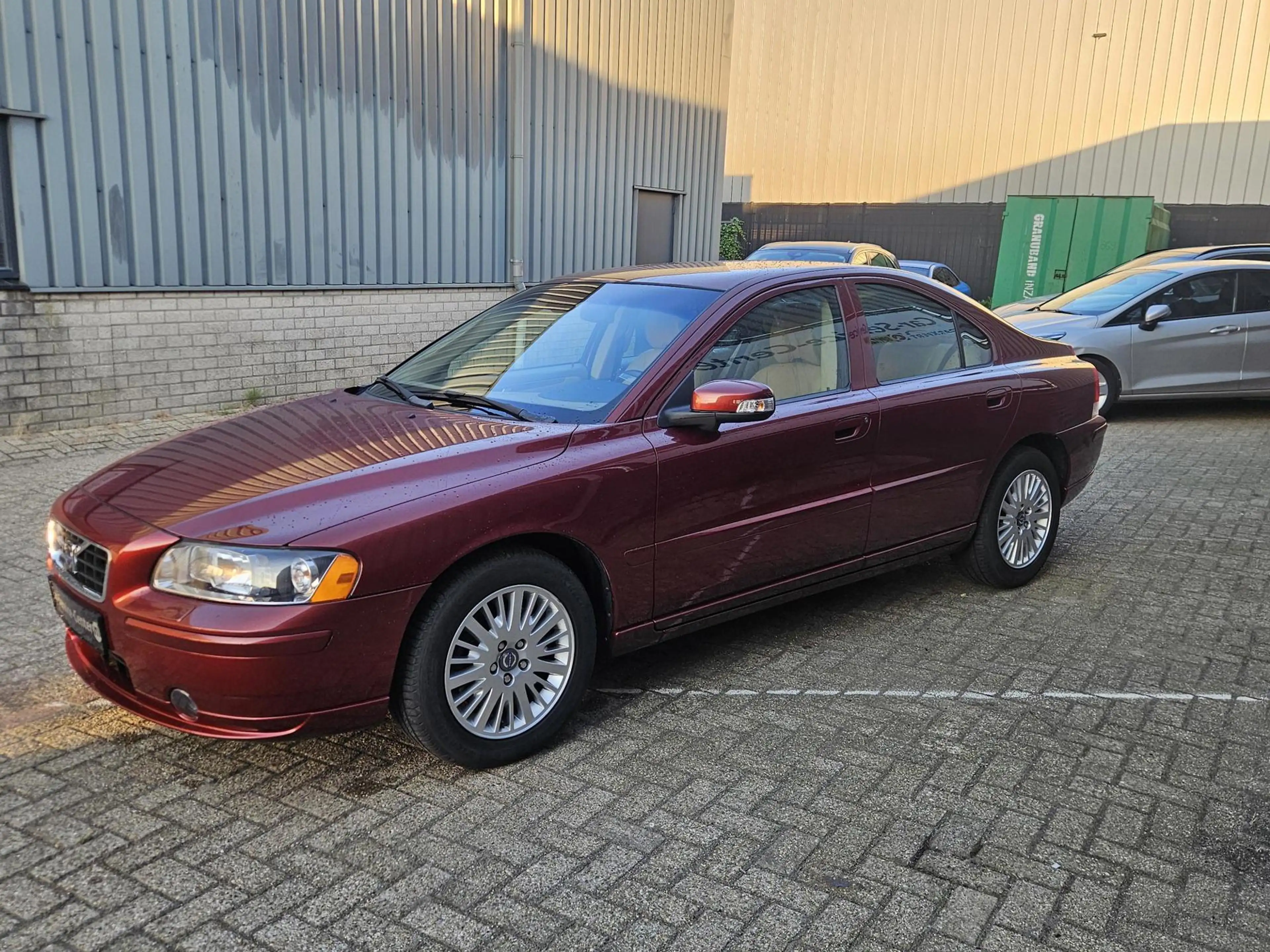 Volvo S60 2.4 Momentum — photo 6