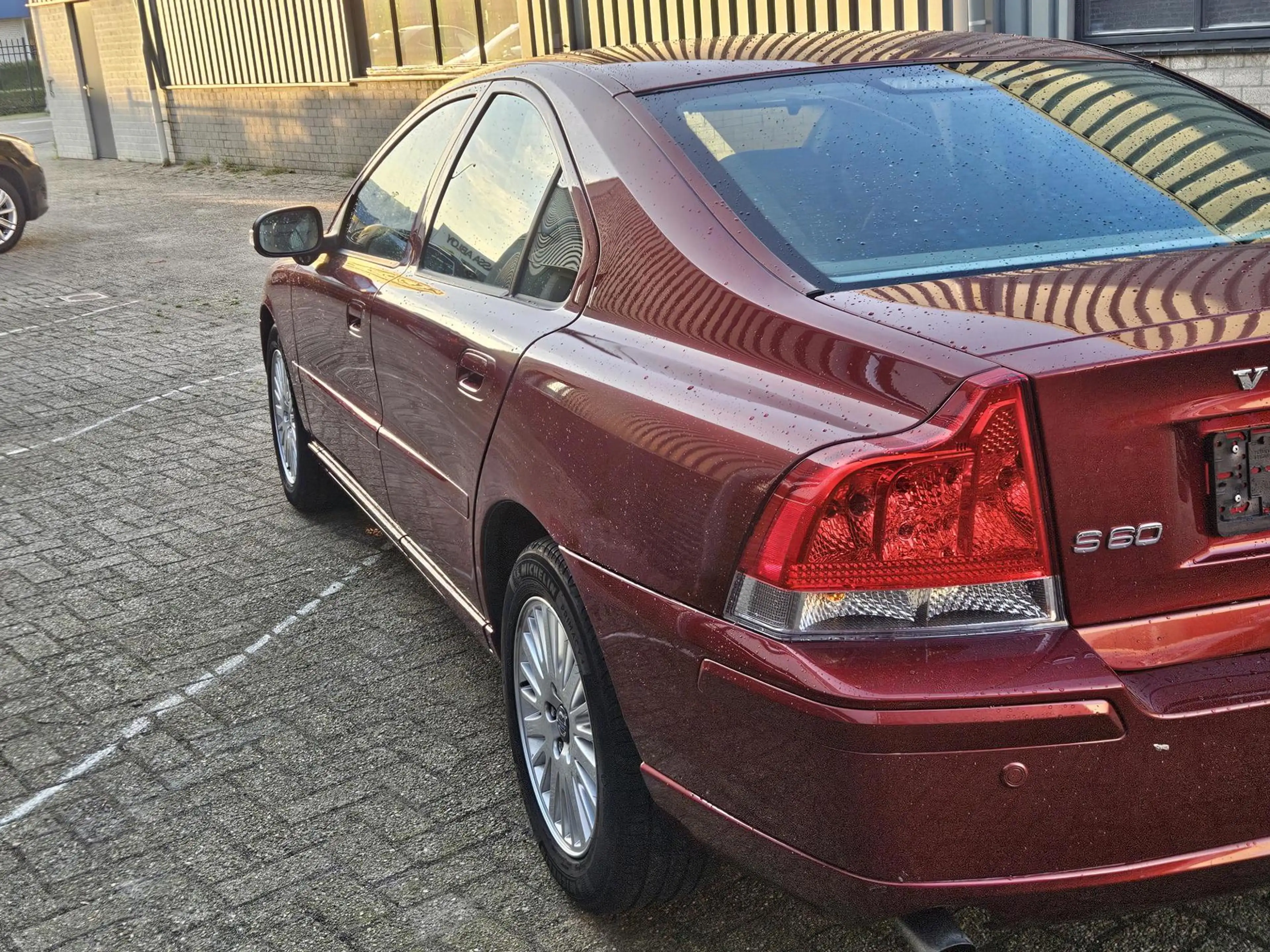 Volvo S60 2.4 Momentum — photo 5