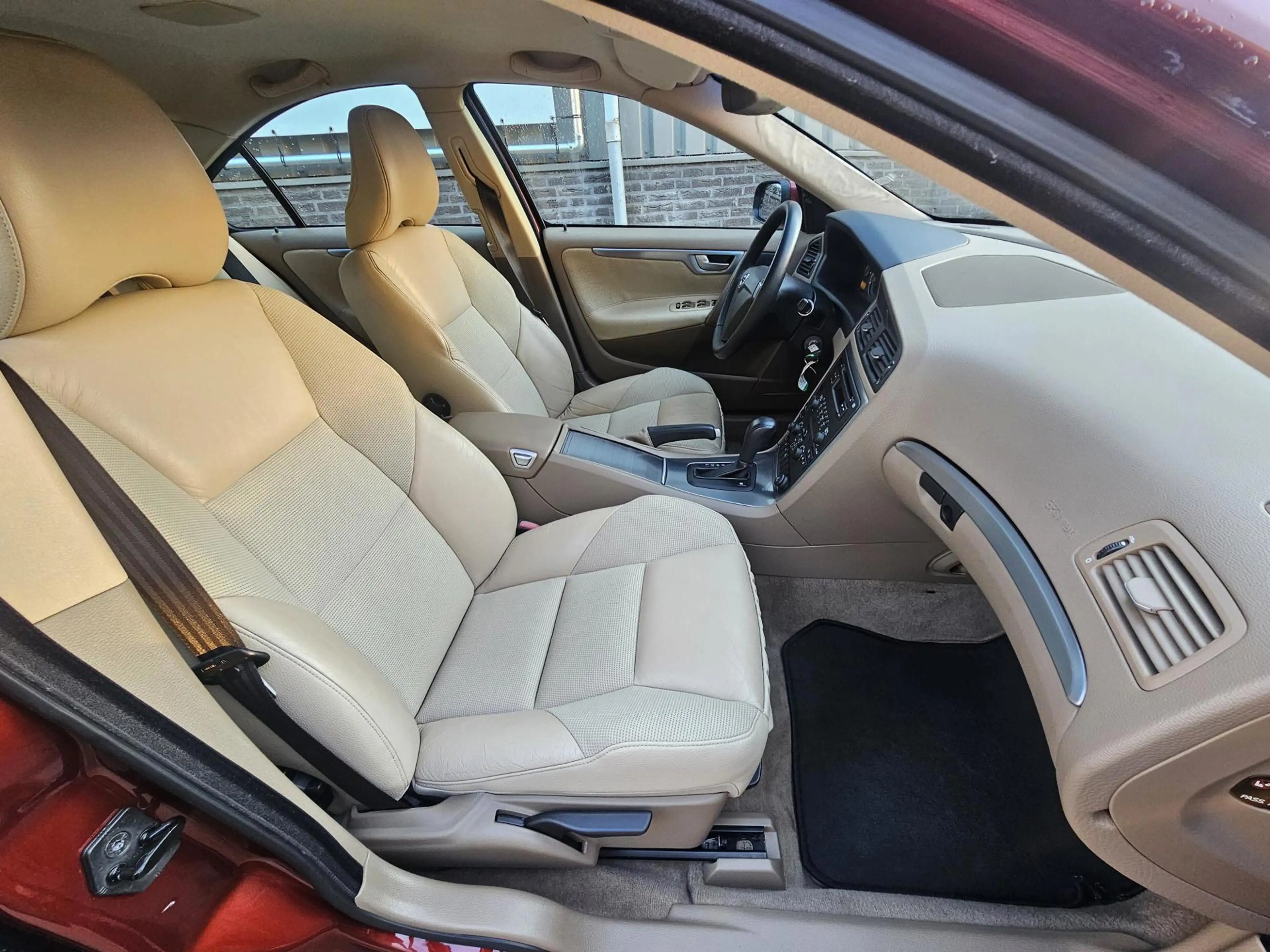 Volvo S60 2.4 Momentum — photo 12