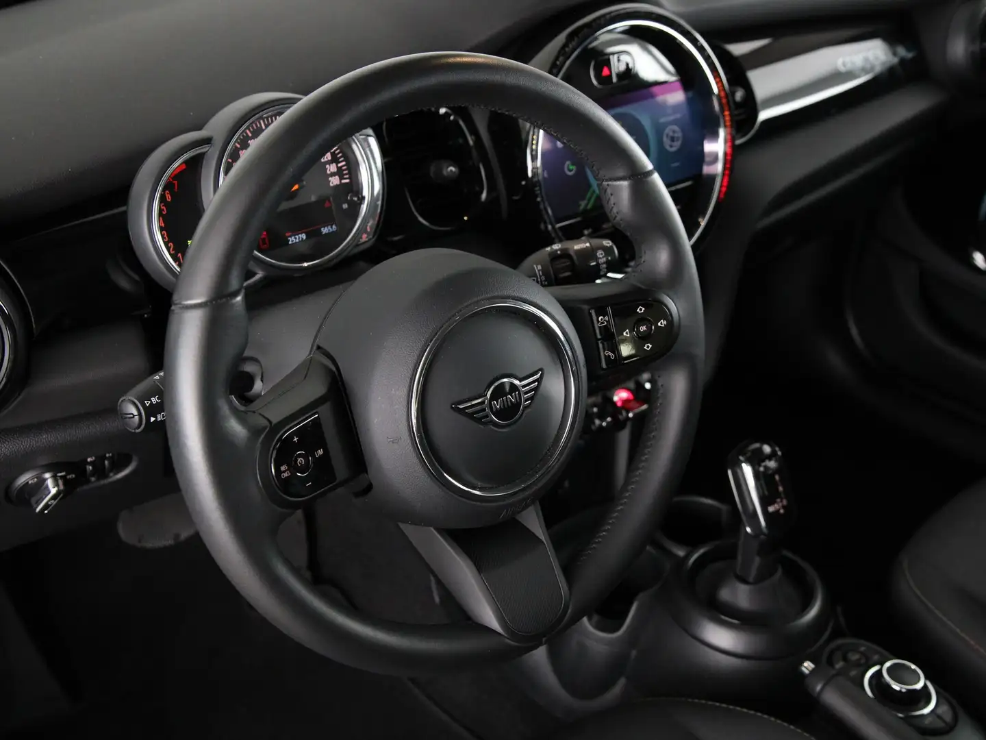 MINI Cooper 5-deurs Classic Aut. Noir - 2