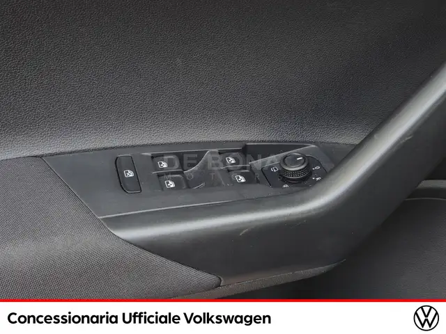 Volkswagen Polo view 19