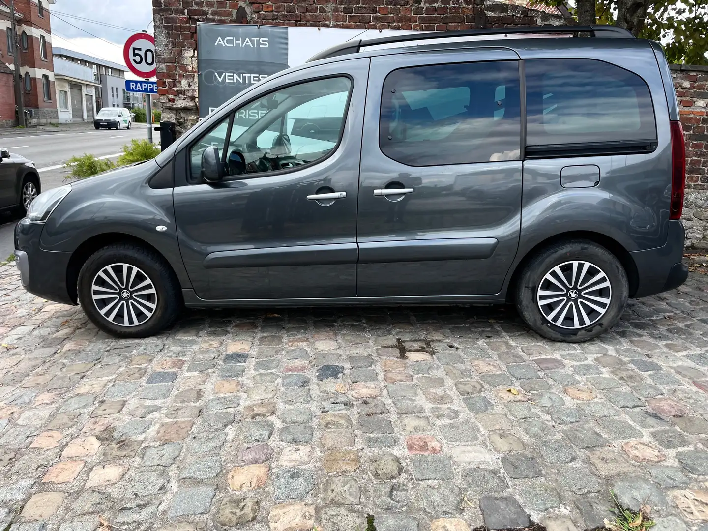 Peugeot Partner Tepee Outdoor 1.6 BlueHDi S&S ** EURO 6b ** Gris - 2