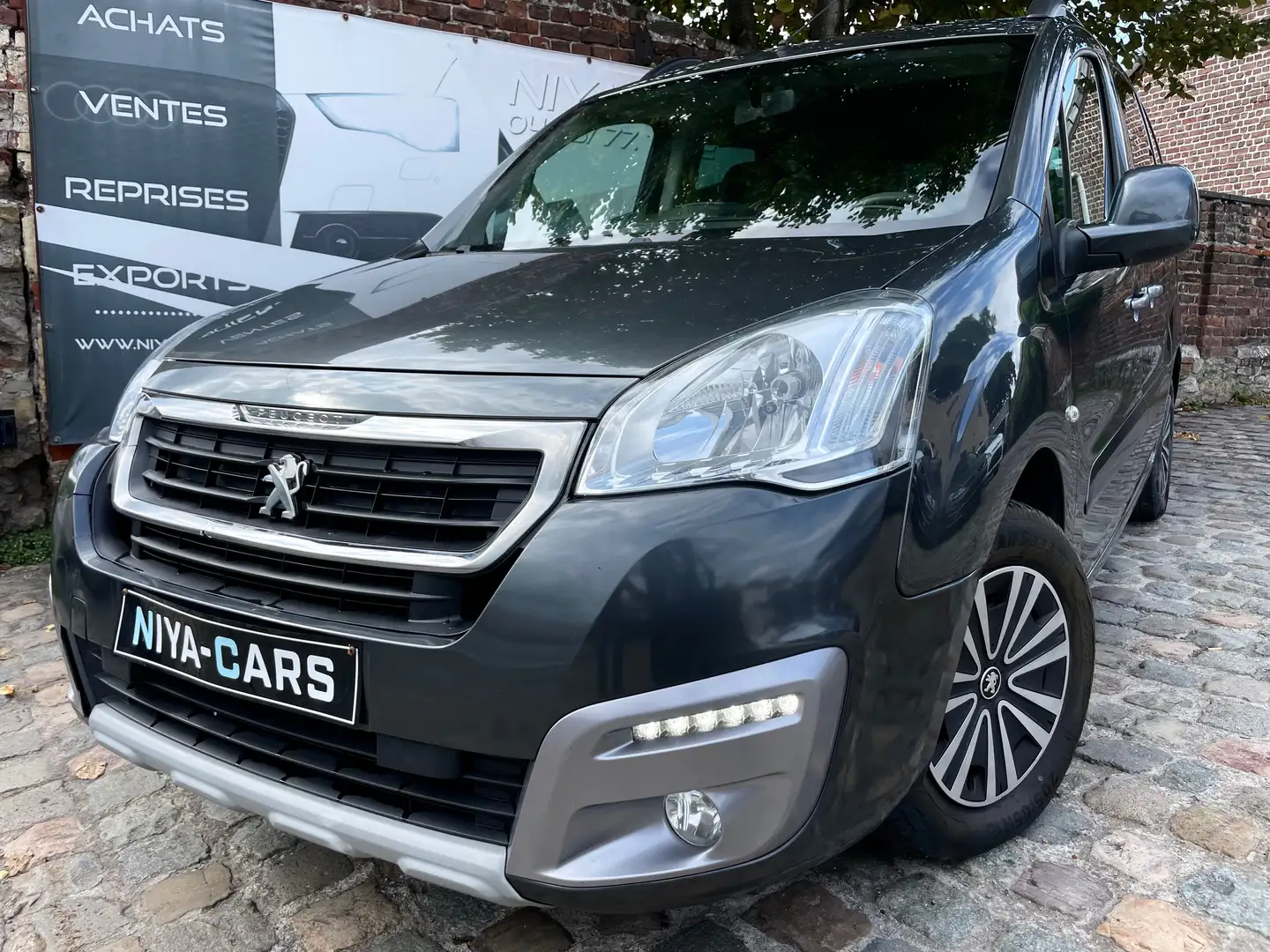 Peugeot Partner Tepee Outdoor 1.6 BlueHDi S&S ** EURO 6b ** Gris - 1