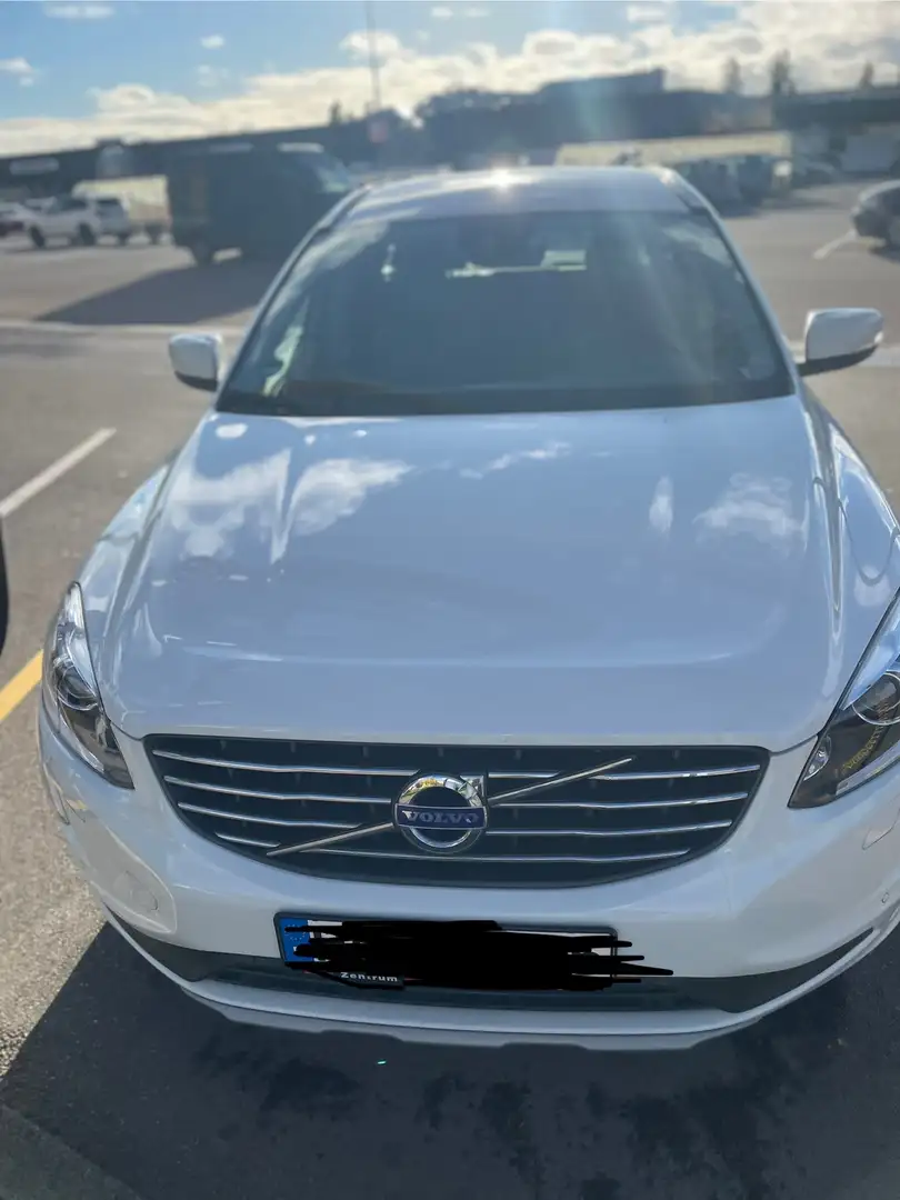 Volvo XC60 Weiß - 1