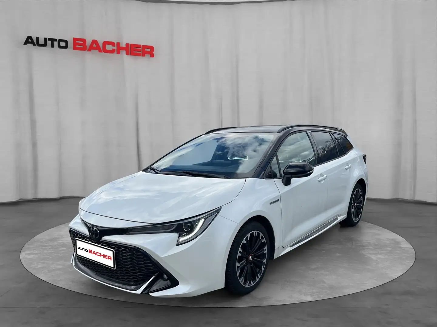 Toyota Corolla TS 1,8 VVT-i Hybrid GR-S FWD Weiß - 1