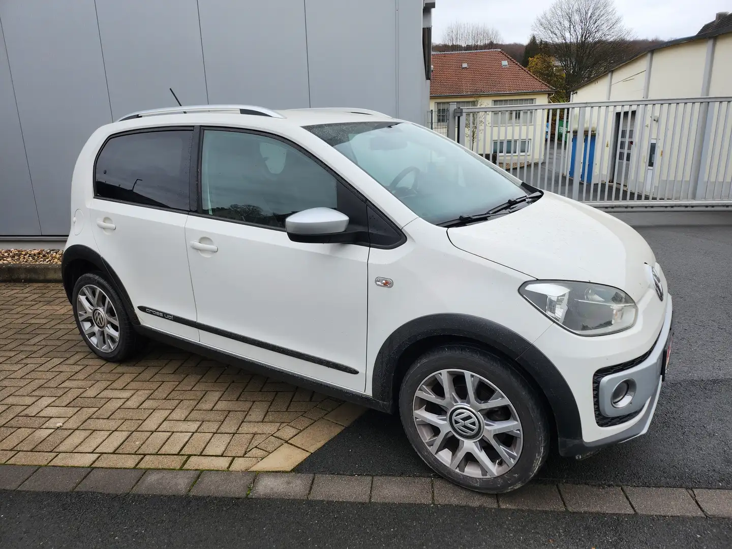 Volkswagen up! cross up! Blanc - 1