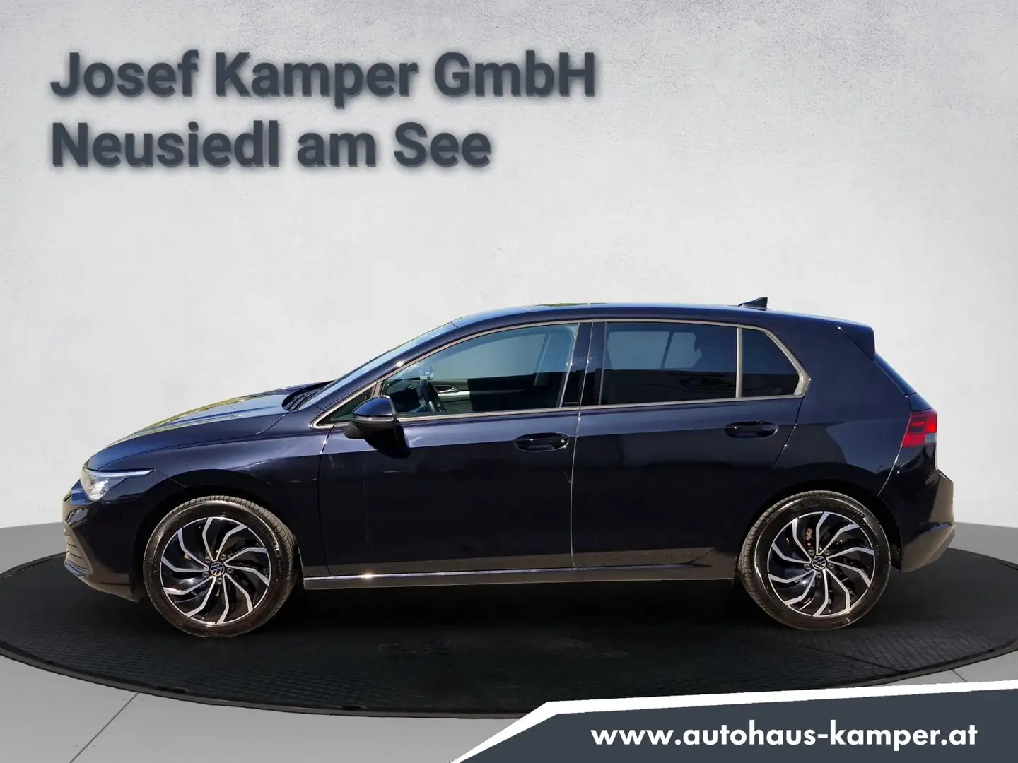 Volkswagen Golf Life mHeV TSI DSG Zwart - 2