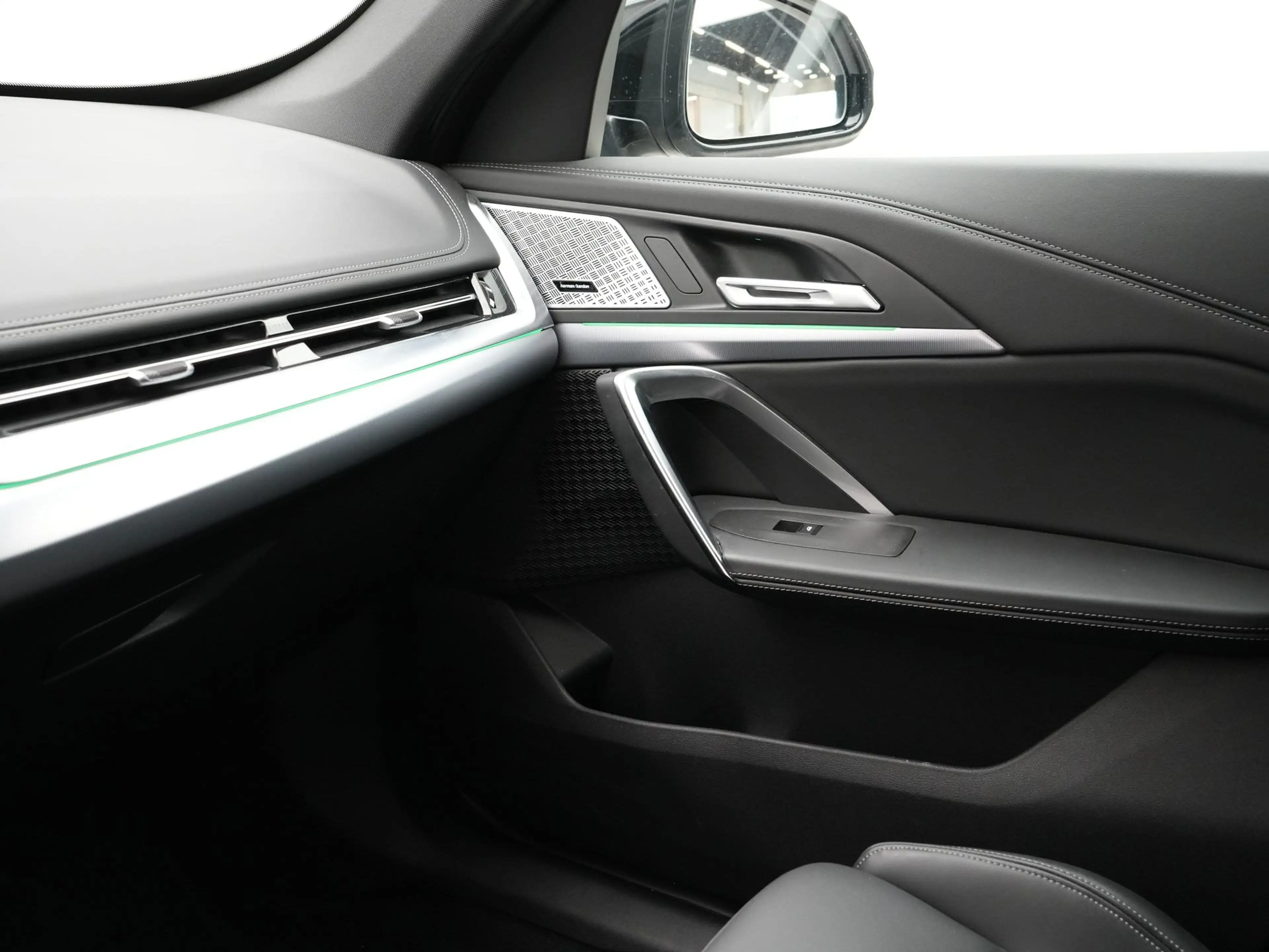 BMW X1 sDrive20i — photo 14