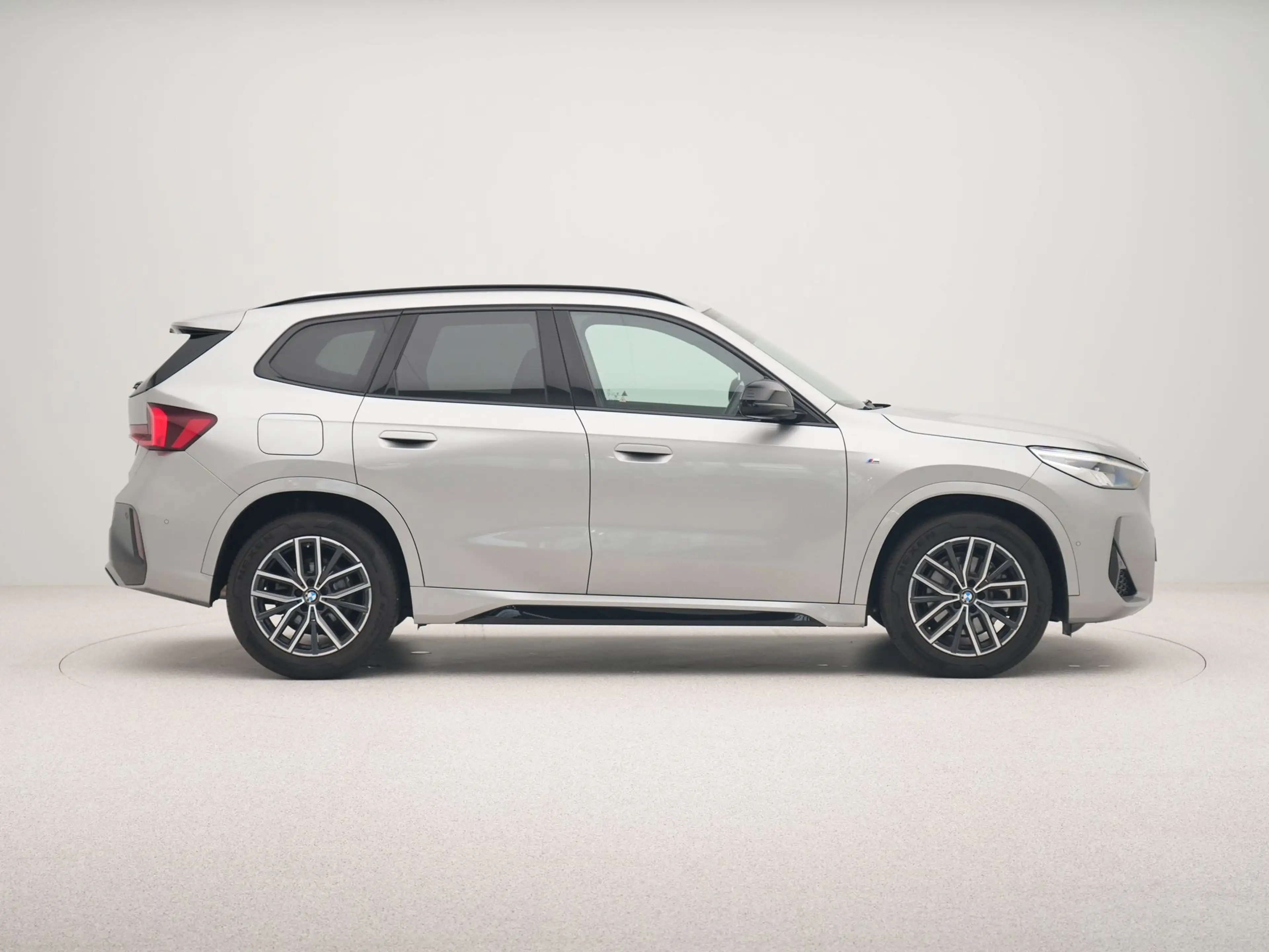 BMW X1 sDrive20i — photo 7
