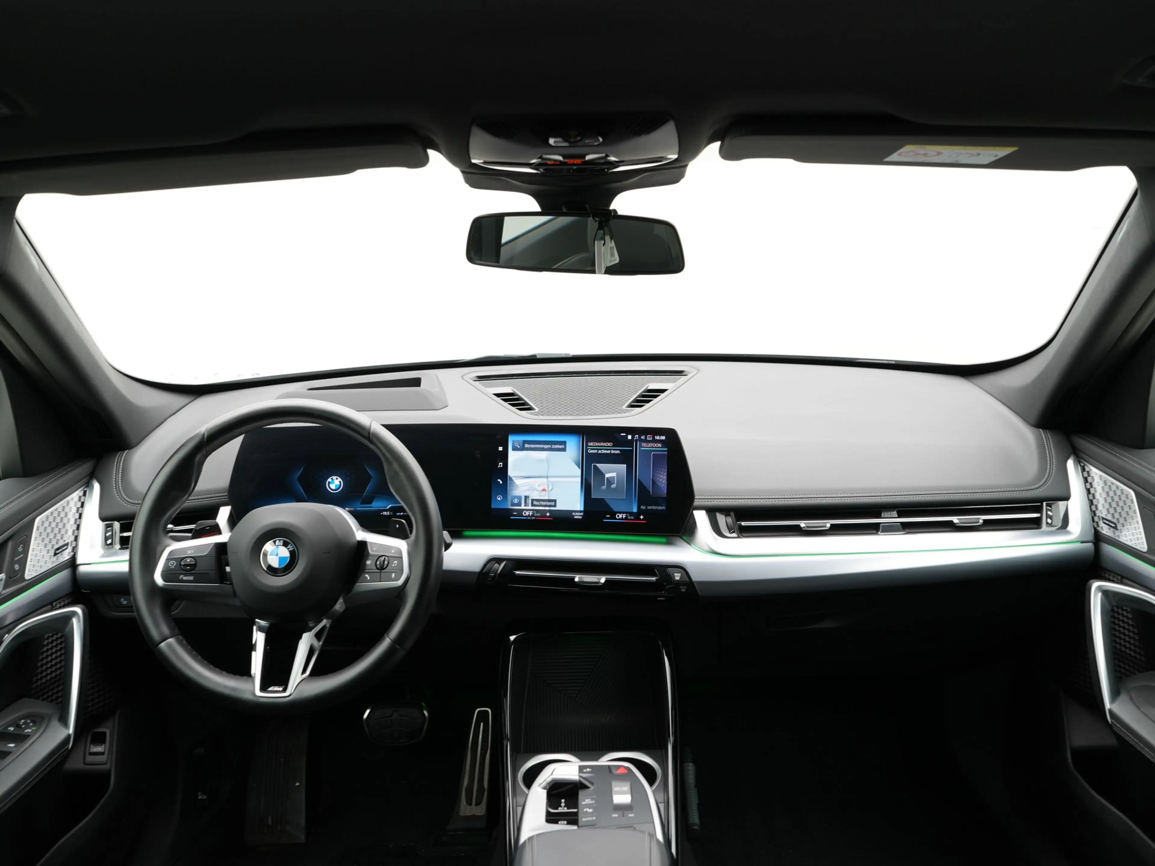 BMW X1 sDrive20i — photo 12