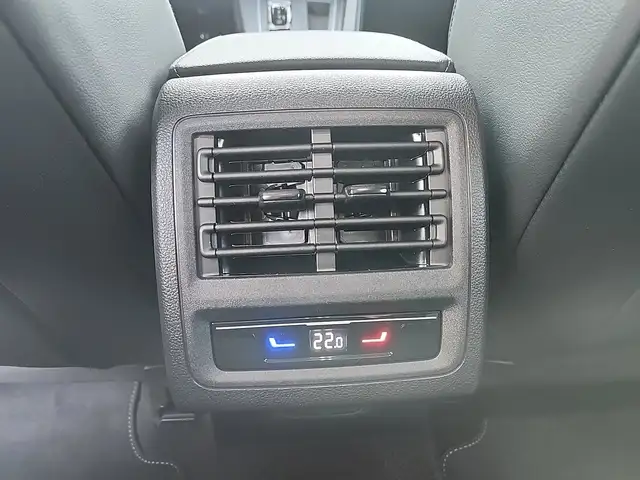 Volkswagen Golf view 26