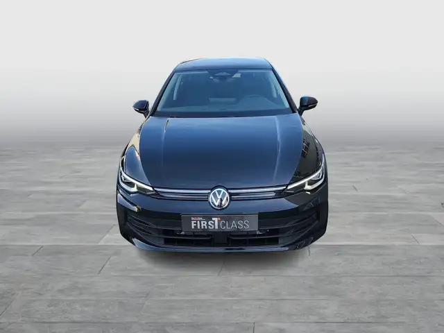 Volkswagen Golf view 2