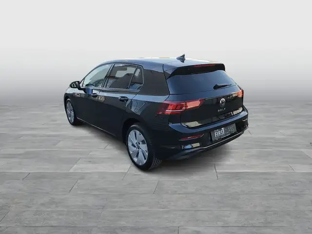 Volkswagen Golf view 4