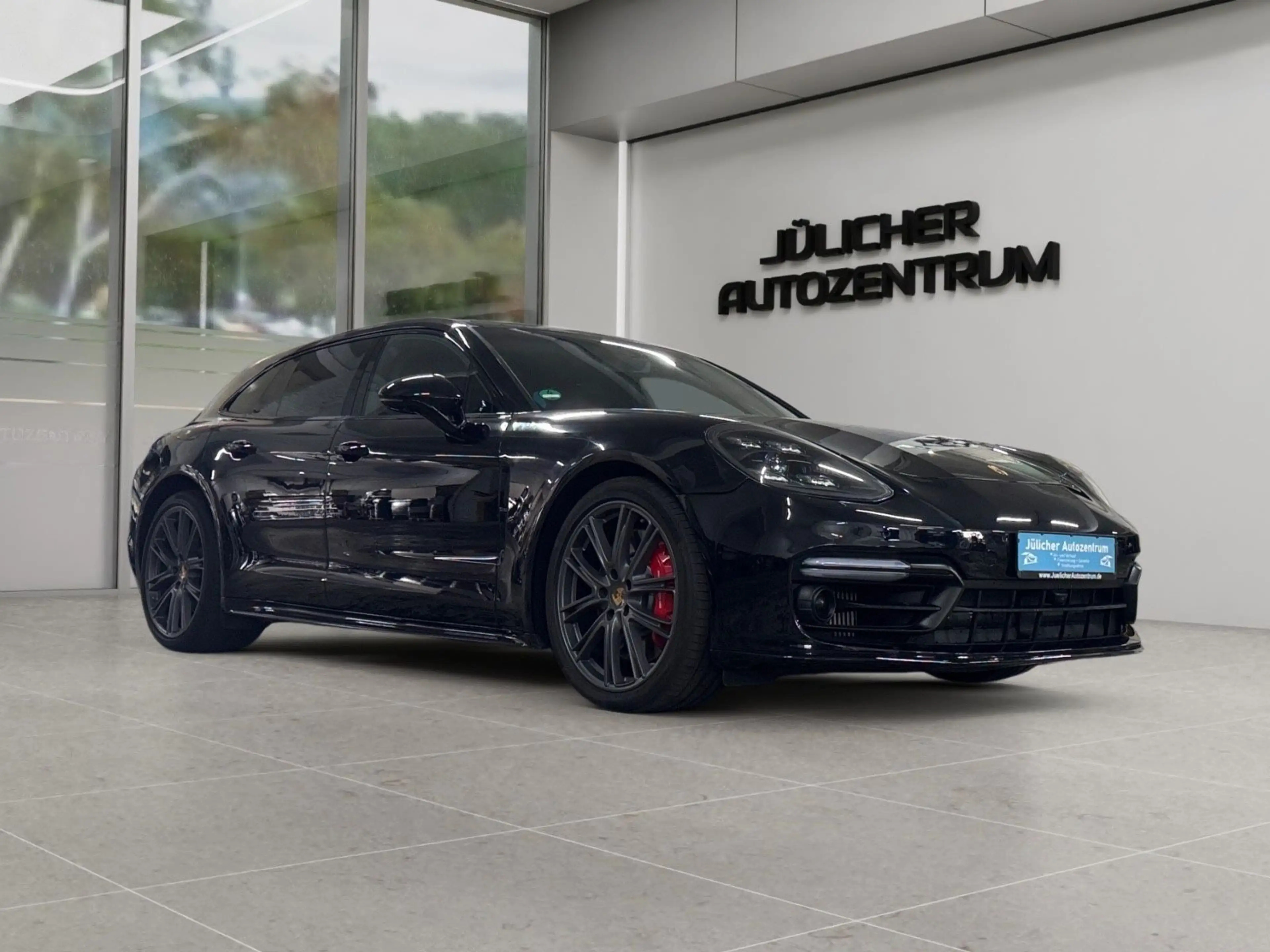 Porsche Panamera Sport Turismo Turbo, Deutsches Auto