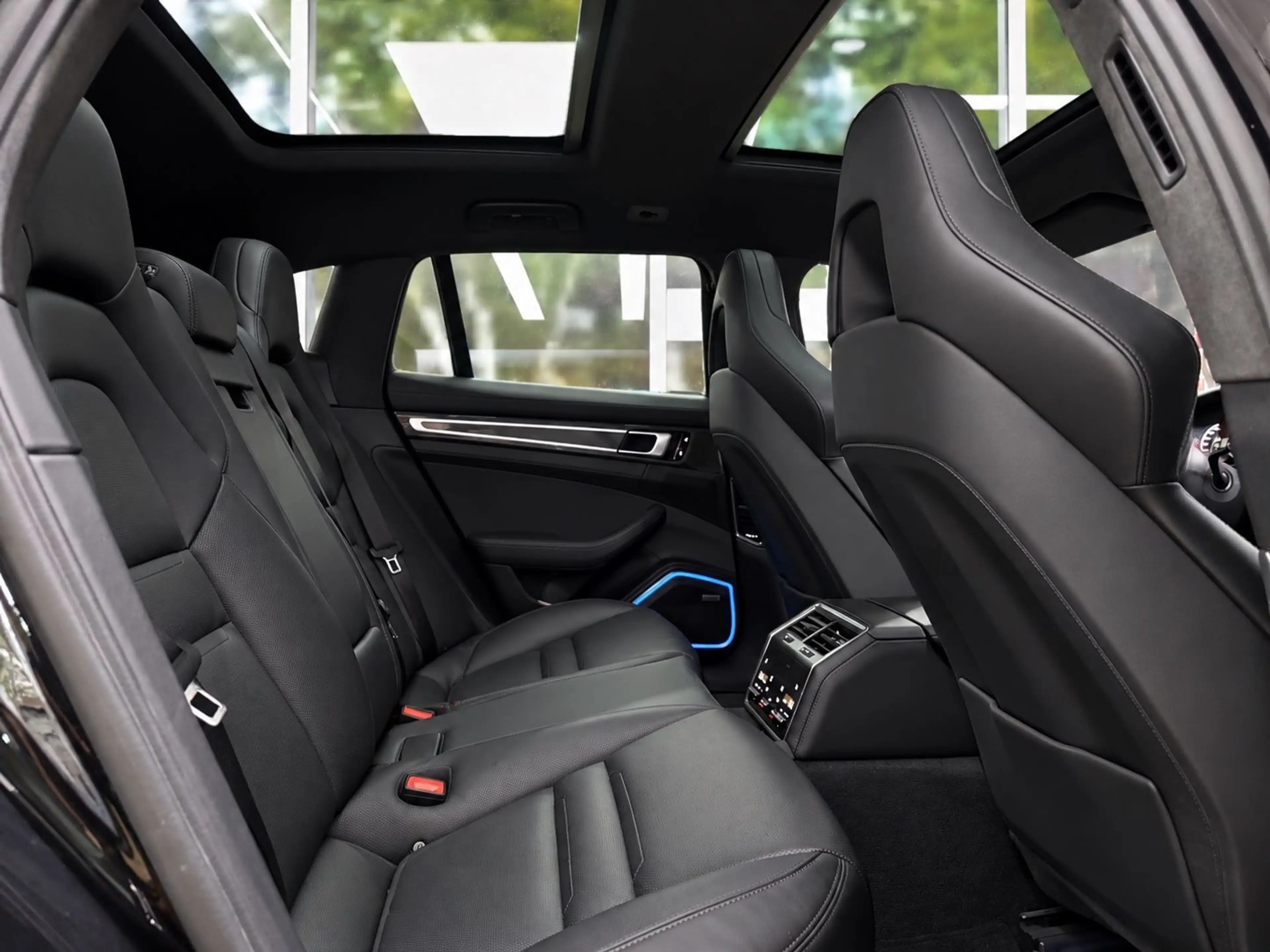 Porsche Panamera Sport Turismo Turbo, Deutsches Auto — photo 8