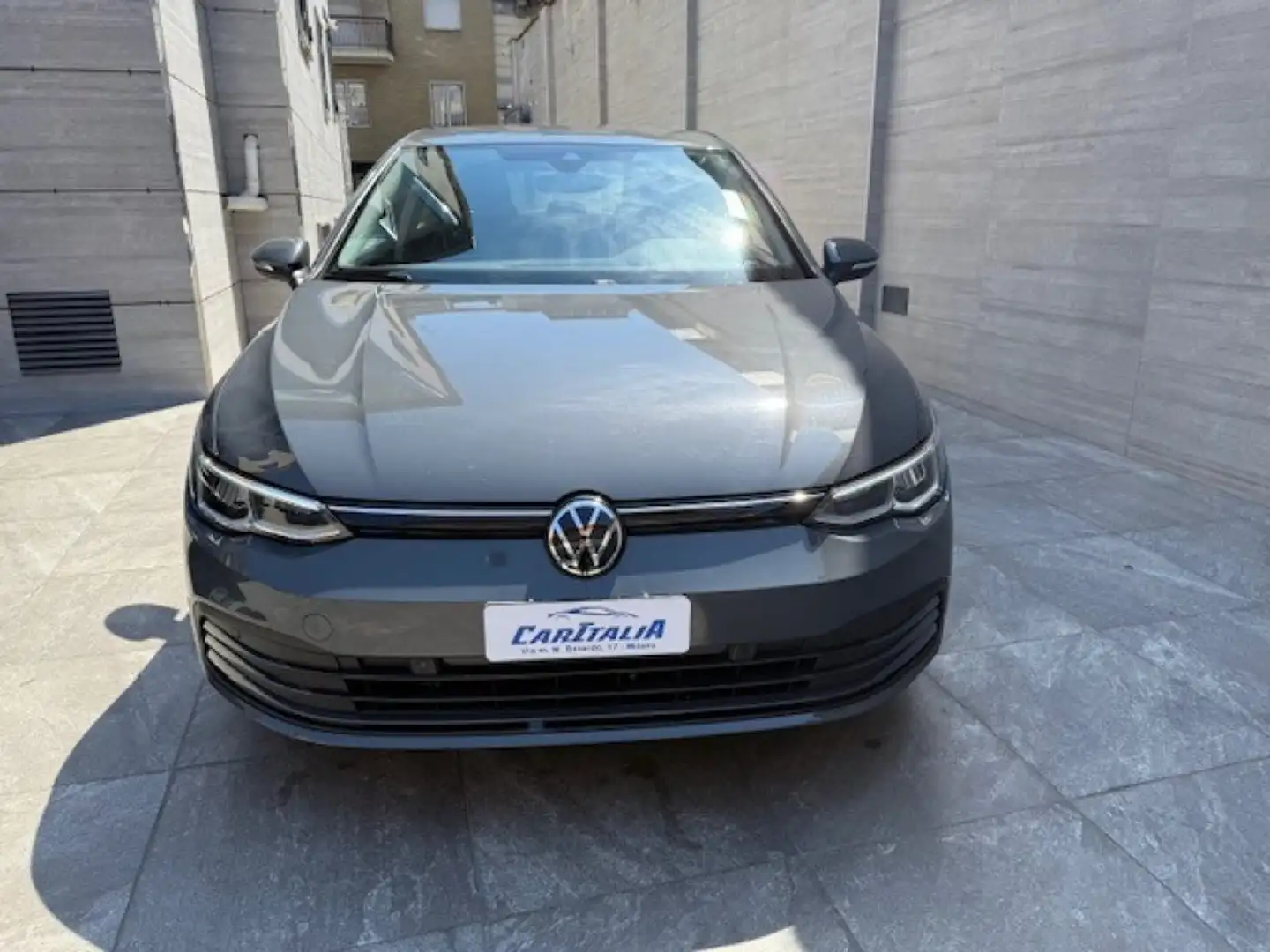 Volkswagen Golf 2.0 TDI DSG SCR Life Grijs - 2