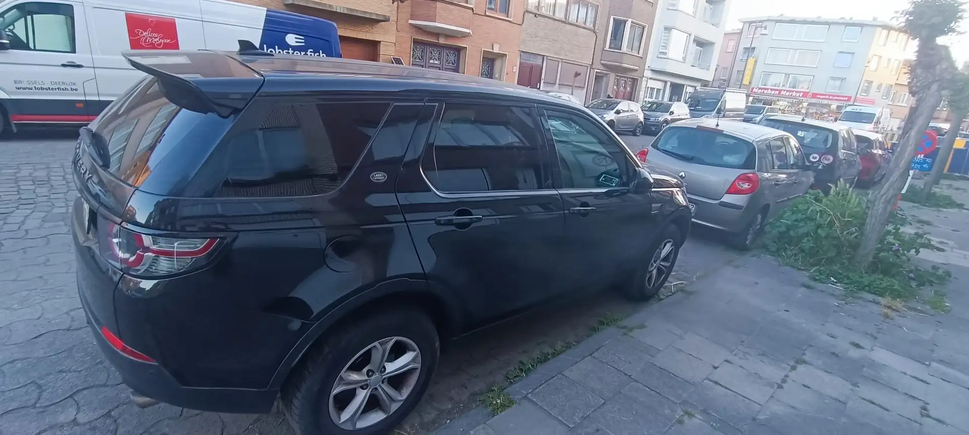 Land Rover Discovery Sport Discovery Sport 2.0 TD4 Urban Series SE Zwart - 2