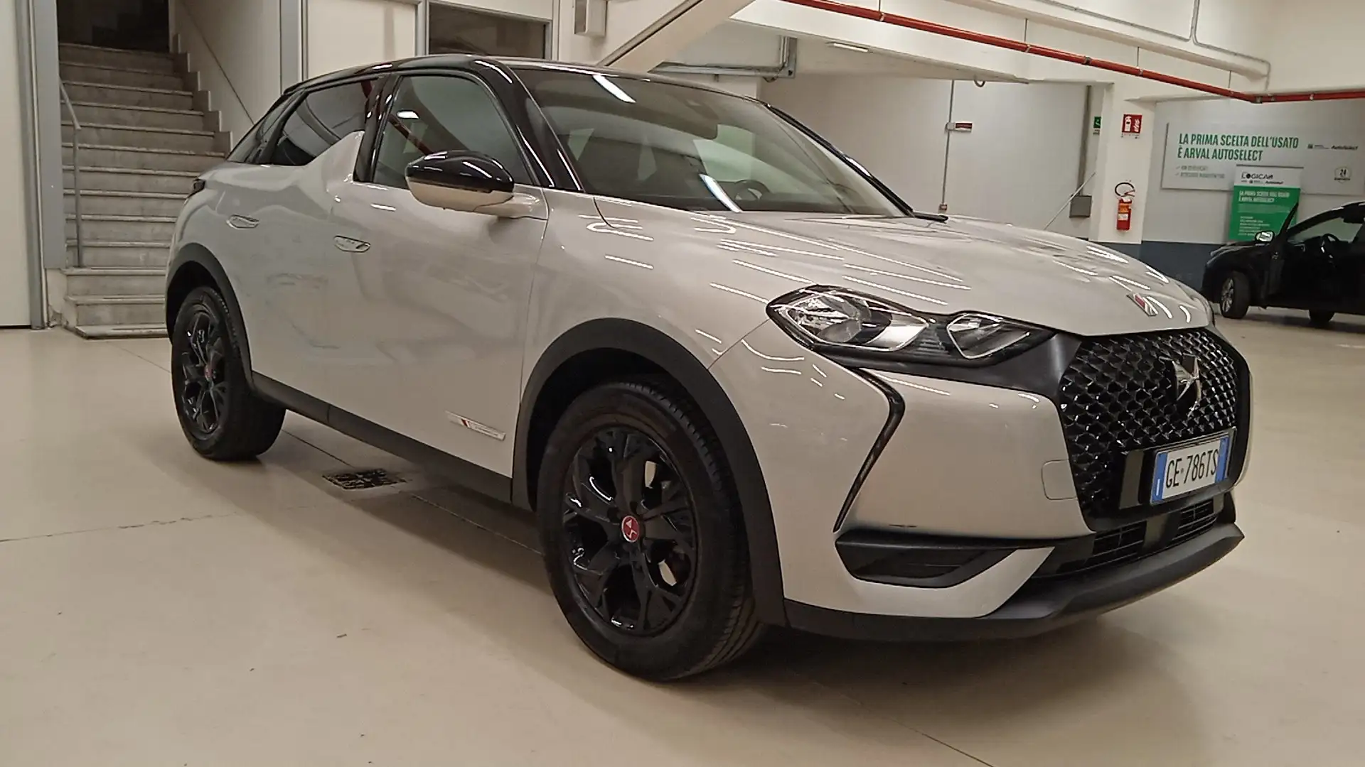 DS Automobiles DS 3 Crossback Crossback 1.5 BlueHDi Performance Line+ Šedá - 1