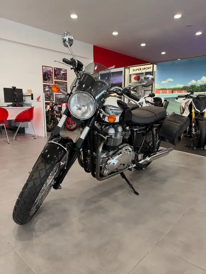 Triumph Bonneville T100