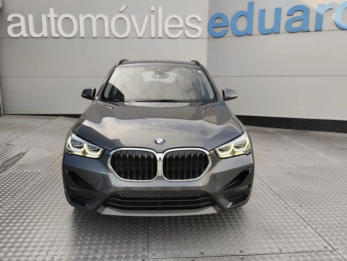 BMW X1 xDrive25e Gris - 2