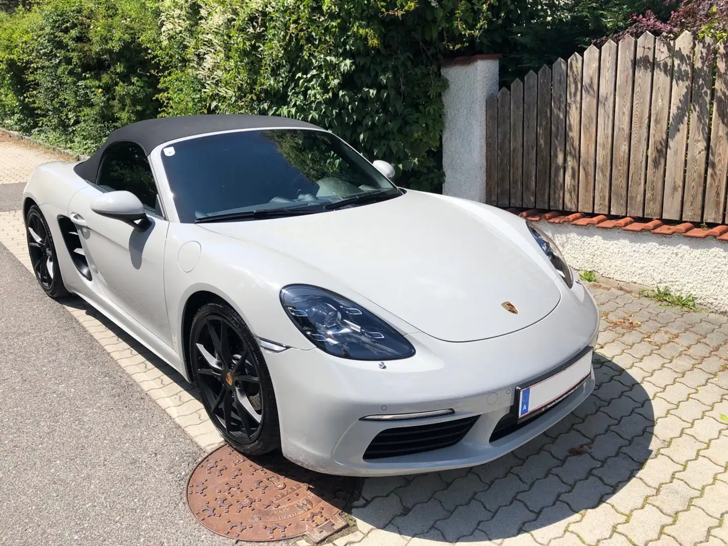 Porsche Boxster 718 # 20 Zoll # PDK # Sport Chrono # Klappenauspuff # Soundsystem # Leder Grau - 1