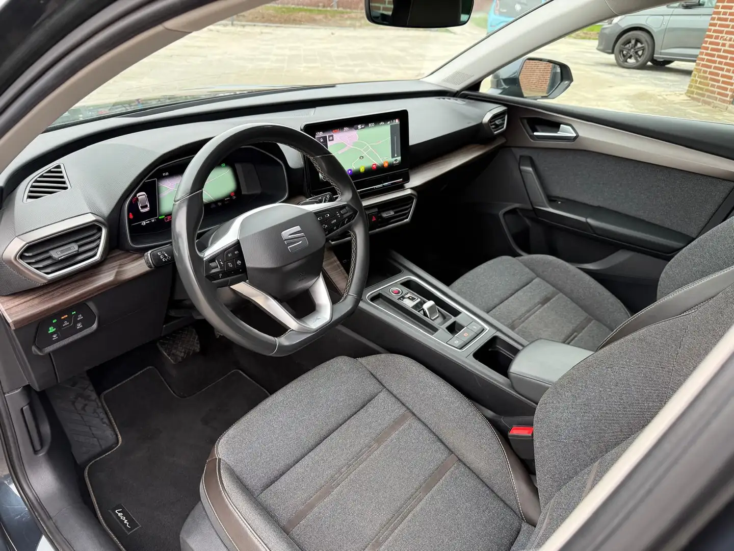 SEAT Leon e-Hybrid Sportstourer 1.4 TSI 204PK eHybrid PHEV Excellence Grau - 2