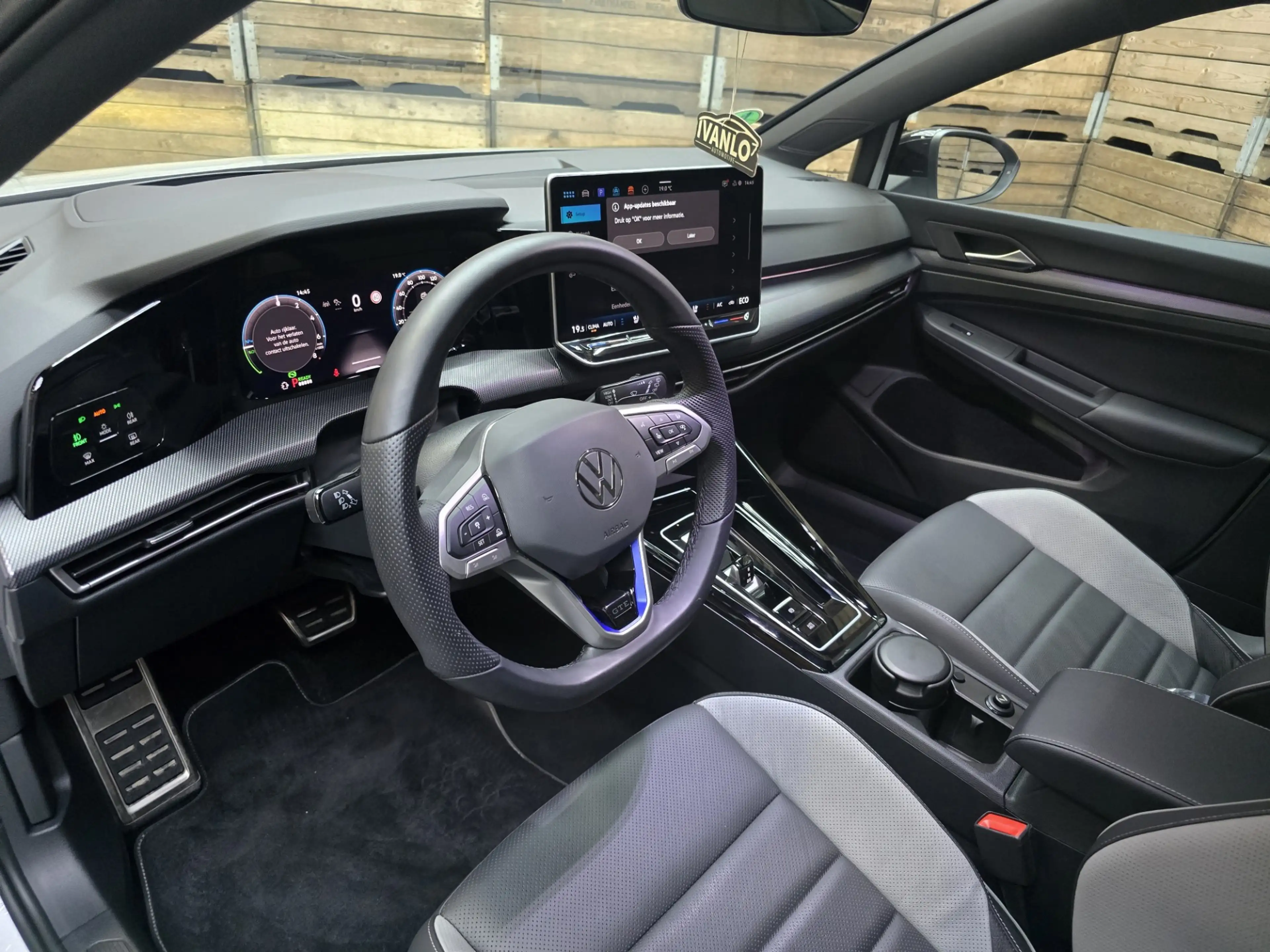 Volkswagen Golf GTE 1.5 eHybrid Leder "vienna"Led IQ Lights Pano Trekh — photo 3