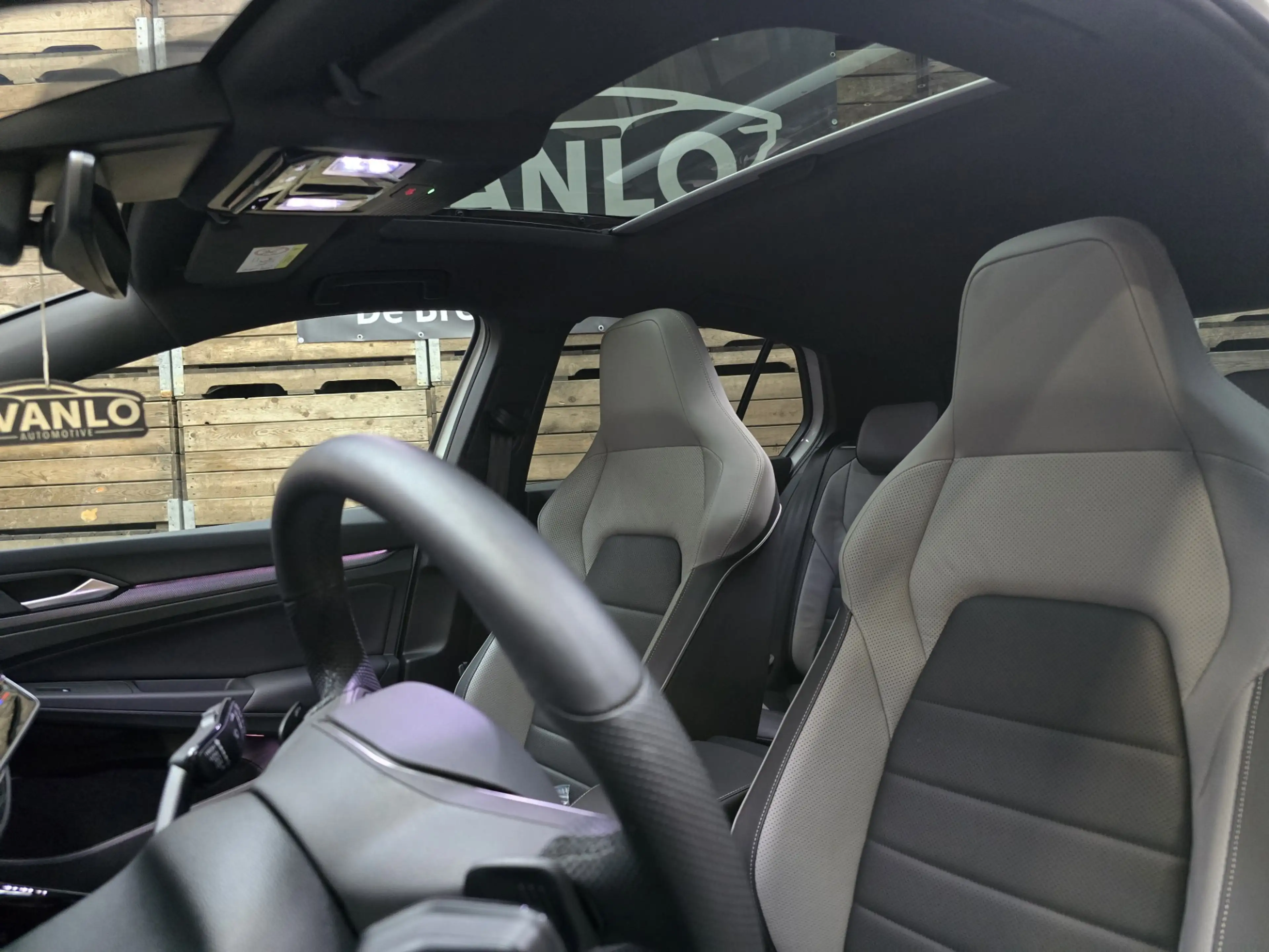 Volkswagen Golf GTE 1.5 eHybrid Leder "vienna"Led IQ Lights Pano Trekh — photo 6