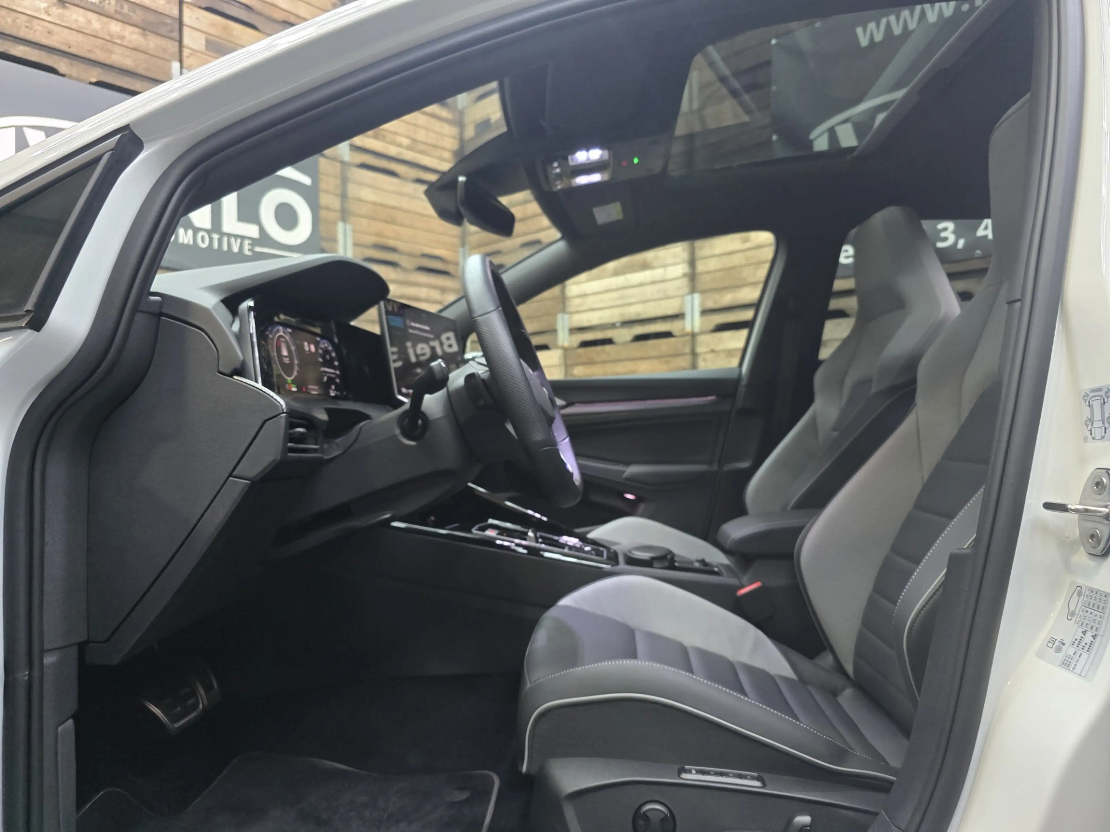 Volkswagen Golf GTE 1.5 eHybrid Leder "vienna"Led IQ Lights Pano Trekh — photo 5
