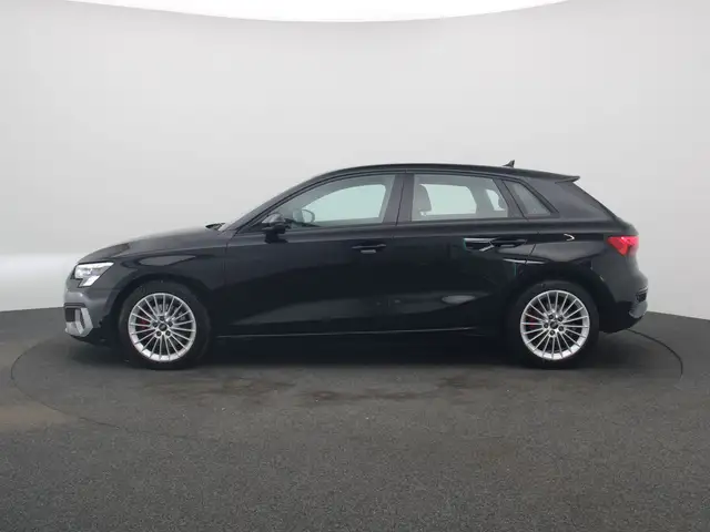 Audi A3 view 4