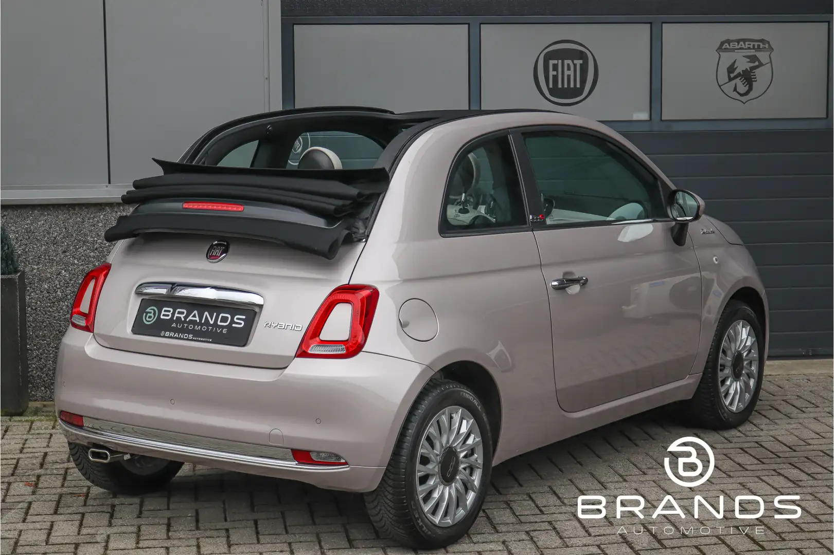 Fiat 500C 1.0 Hybrid Dolcevita 1e eig Carplay PDC Unieke kle Bílá - 2