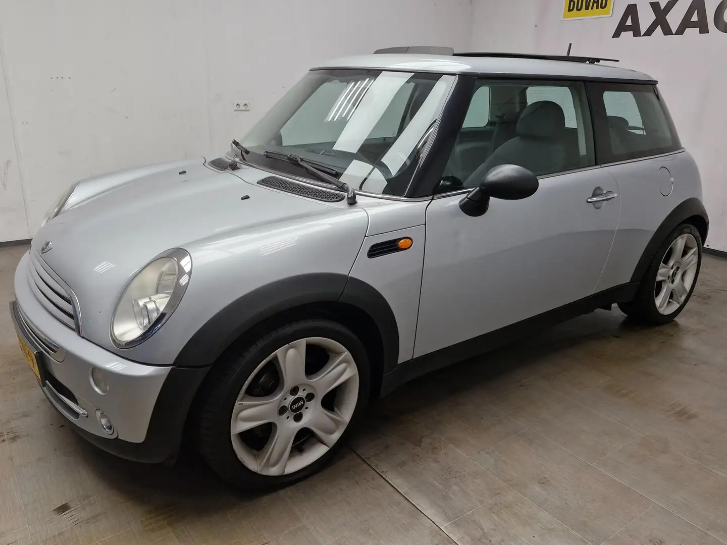 MINI One Mini 1.6 Seven OPEN DAK ! AIRCO ! NIEUWE APK ! Grijs - 2