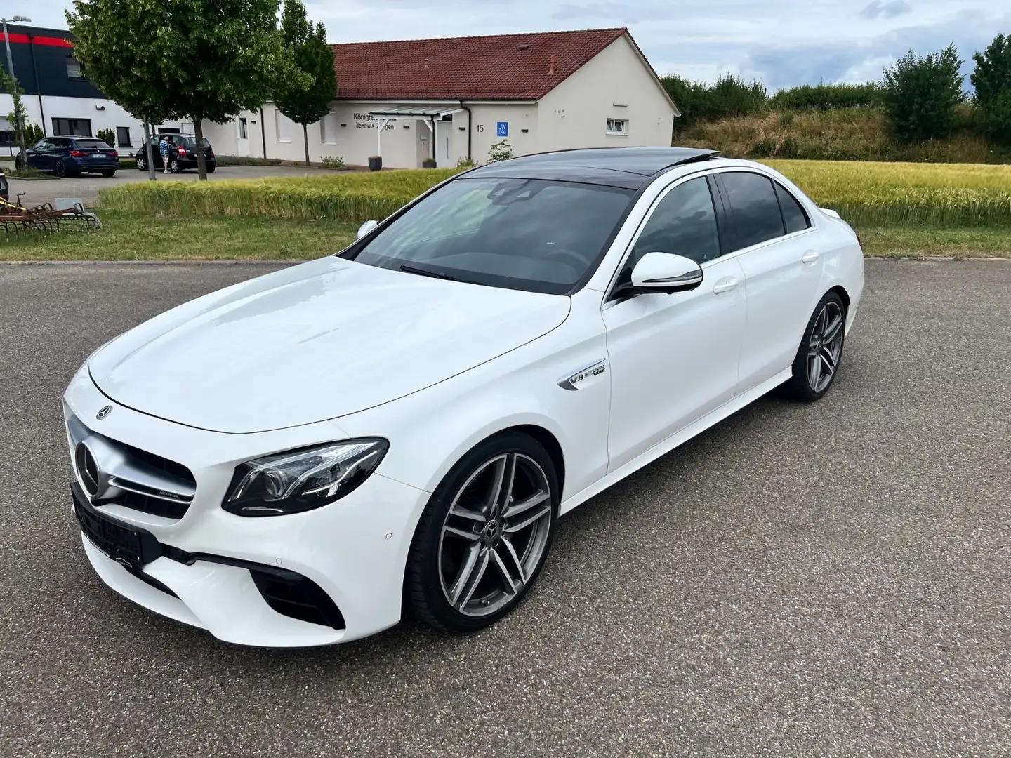 Mercedes-Benz E 63 AMG 4Matic+*PANO*LEDER*360grad*MwSt*2.Hand* Blanc - 1