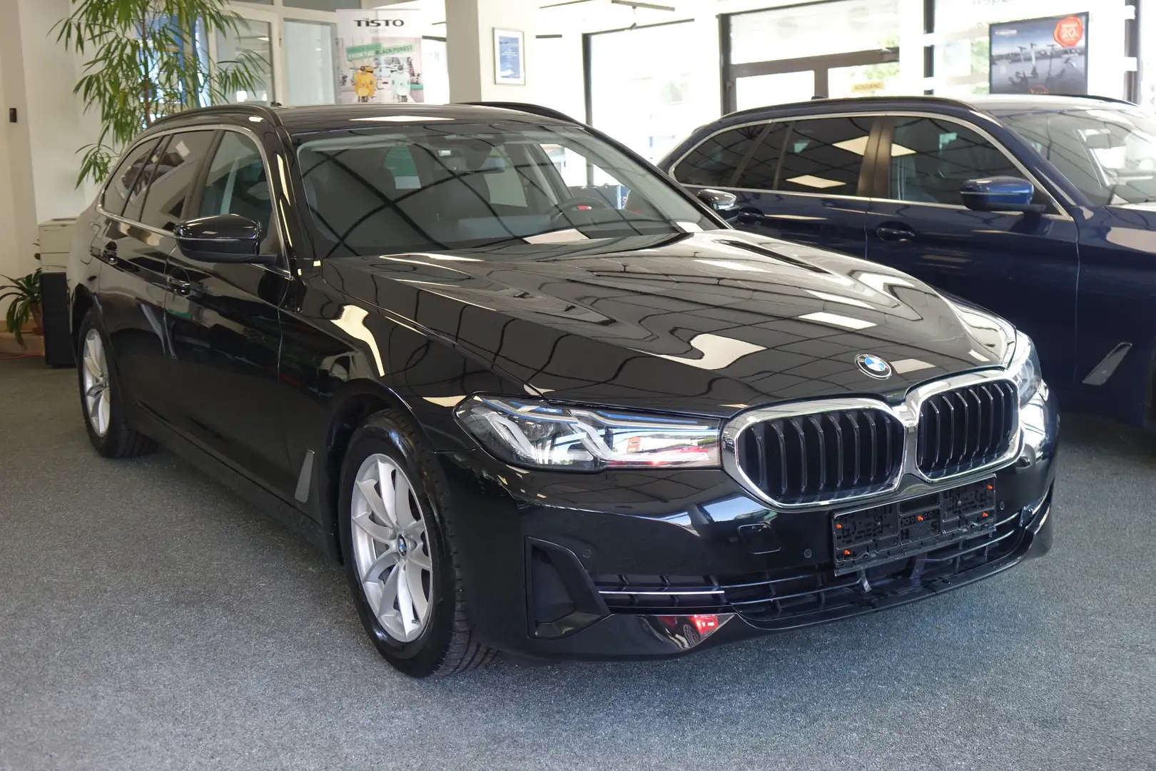 BMW 530 530 d xDrive+STHZ+AHK+Memory+Laser+HUD+Driv Assis+ Schwarz - 1