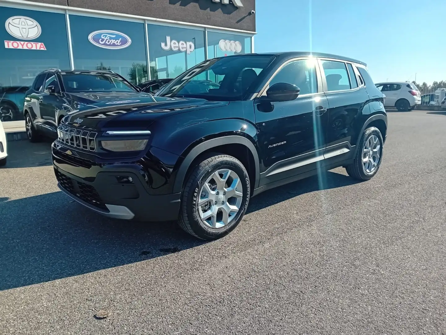 Jeep Avenger 1.2 turbo e-hybrid mhev Altitude110cv edct6 KM0 Nero - 2