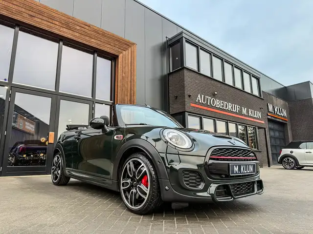 MINI John Cooper Works Cabrio Mini 2.0 F1 aut 231pk Rebel green/Camera/Hk/18"Jcw
