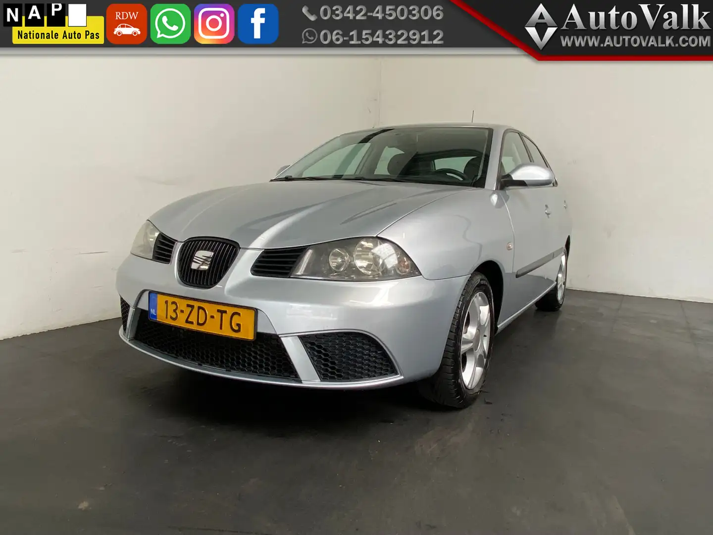 SEAT Ibiza 1.4-16V Trendstyle. Cruise Gris - 1