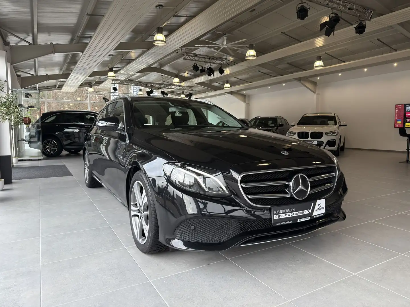 Mercedes-Benz E 350 E-Klasse d T Avantgarde AHK*LED*ACC Чорний - 2