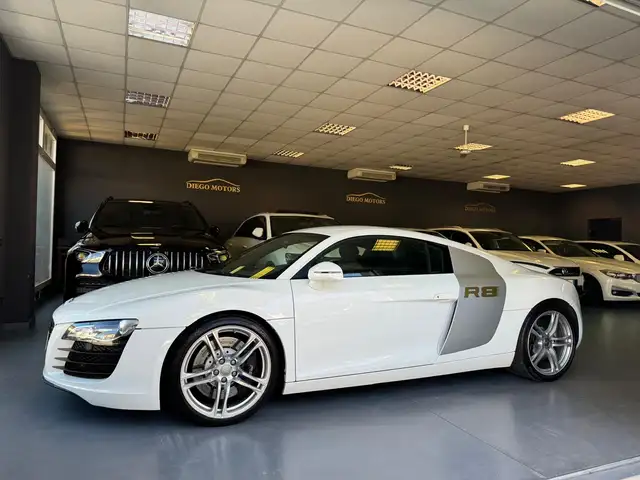 Audi R8 Coupe 4.2 V8 quattro r-tronic