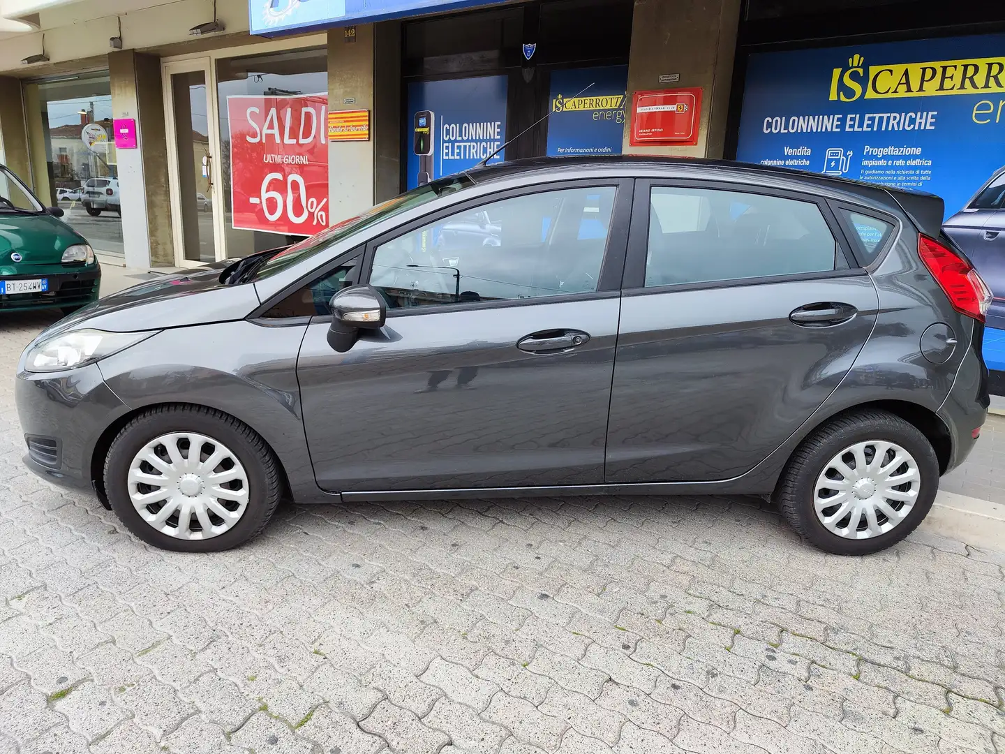 Ford Fiesta Fiesta VI 2013 5p 1.5 tdci Business 75cv E6 Grigio - 2