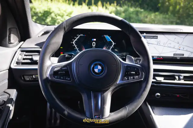 BMW 3 Series view 22