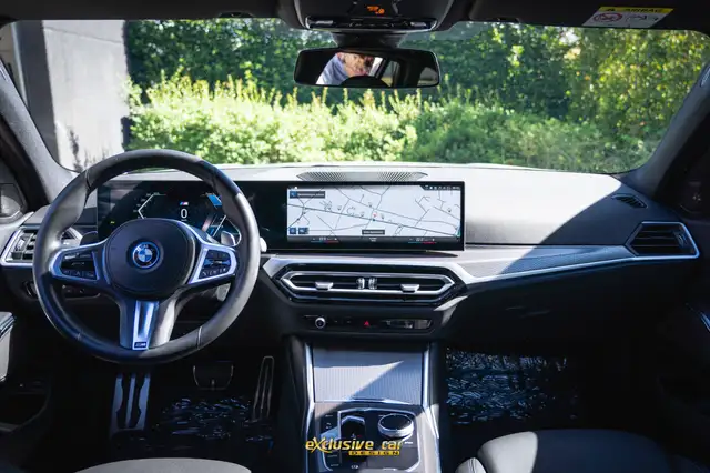 BMW 3 Series view 21